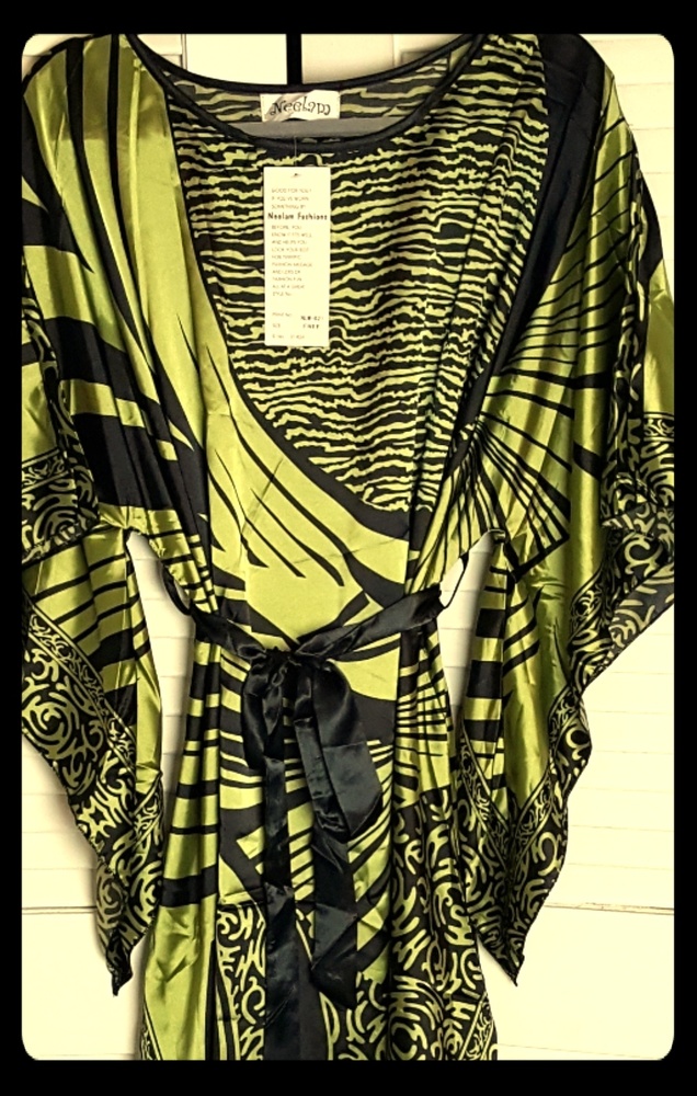 SATEEN BATWING KIMONO DRESS