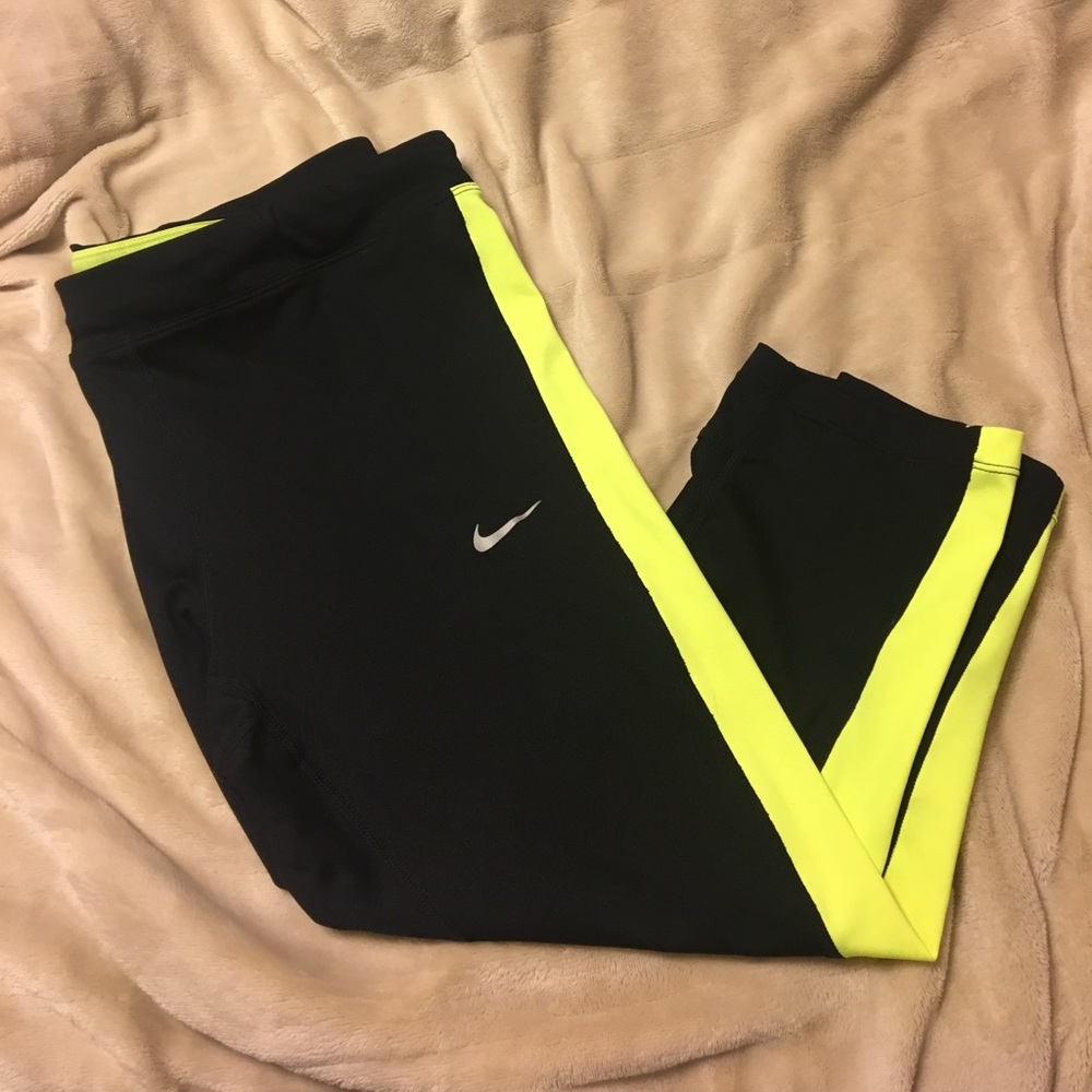 Nike Dri-Fit capris L