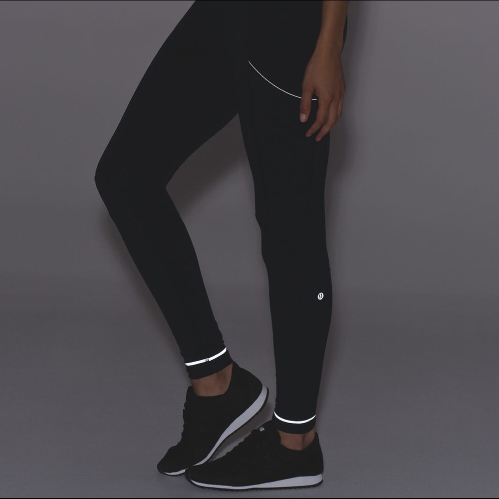 Lululemon Fresh Tracks Tight size 8 black