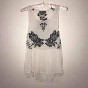 Kendall & Kylie Tank Top Rose Embroidered Size M