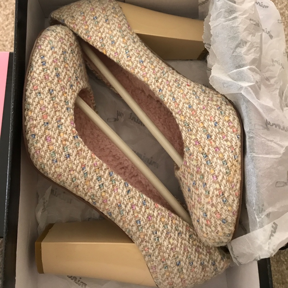 🛑 Brand new Vintage inspired heel 🛑