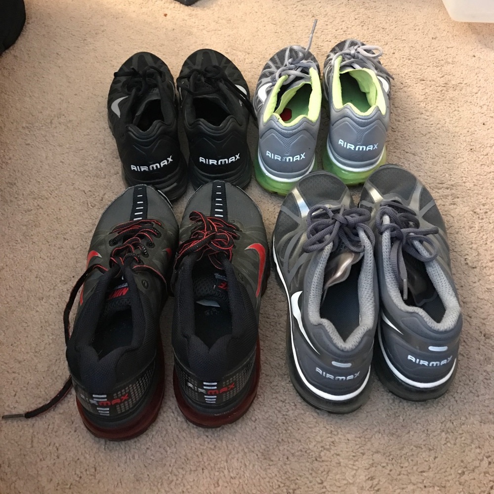 4 pairs of Nike Air max