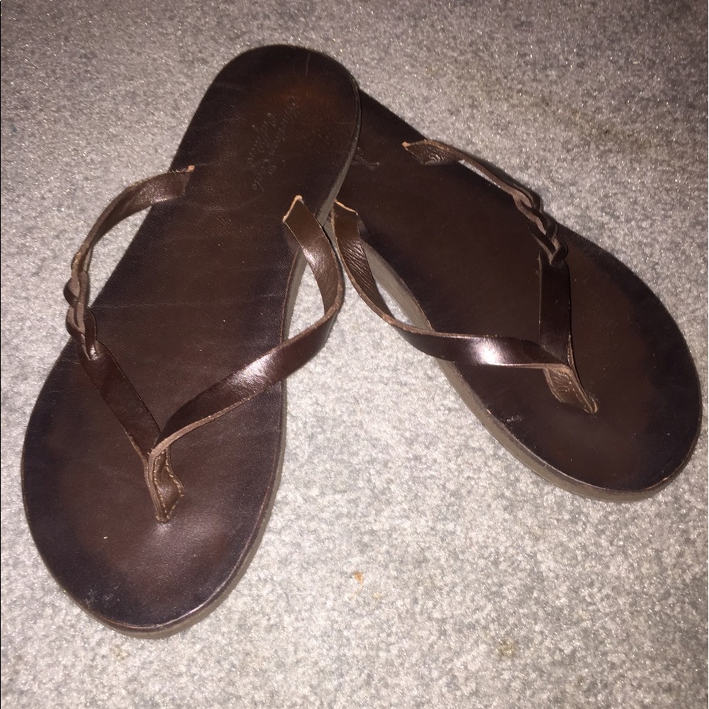American Eagle leather flip flops