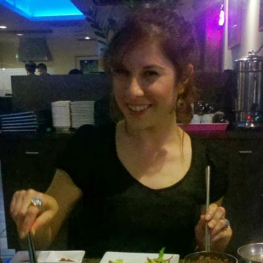 Meet your Posher, Esmeralda