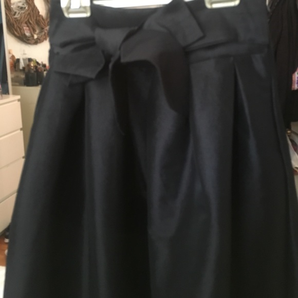 Black flowy dressy  skirt - Picture 3 of 3
