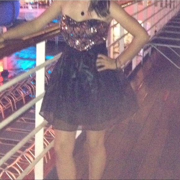 Party dress - Picture 4 of 4