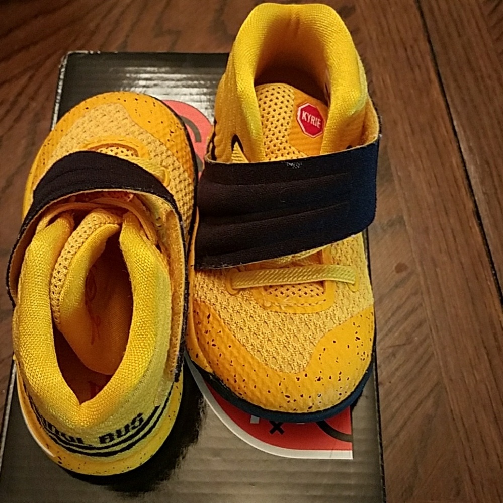 Toddler size 6c kyrie 2 (td)