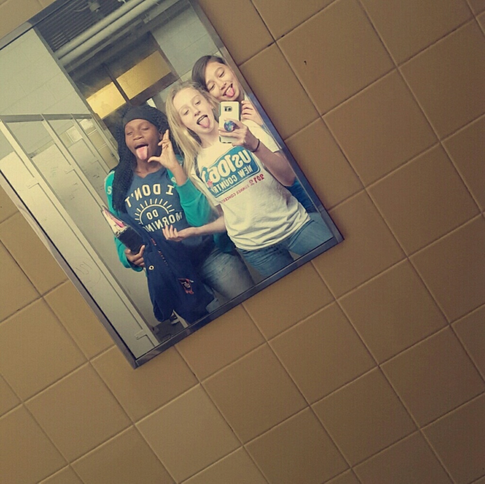 Meet your Posher, Kira