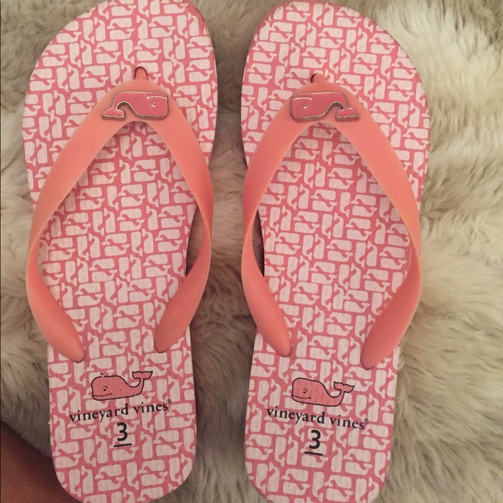 VINEYARD VINES WHALE FLIP FLOPS