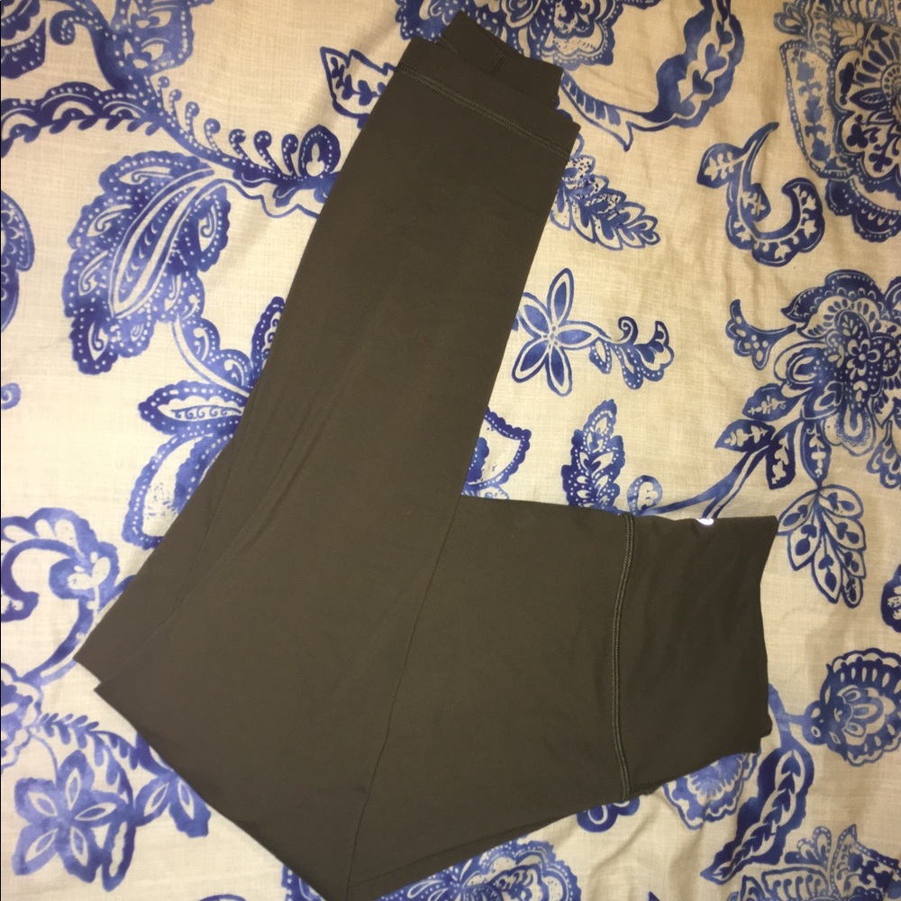 Brand new Lululemon High Times Pant in size 8.