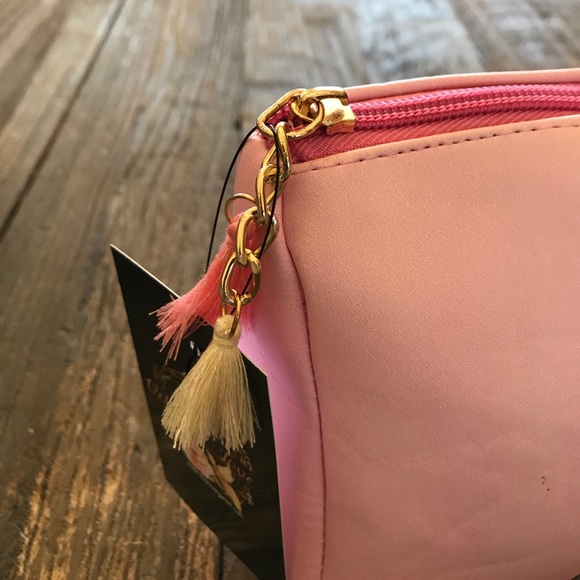 *price drop* Pink makeup bag - Picture 3 of 6