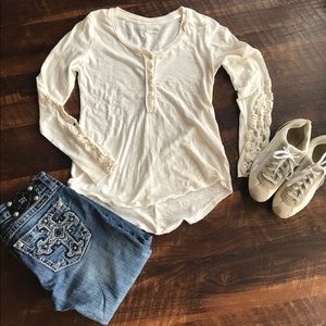 🌺Cream long sleeve top