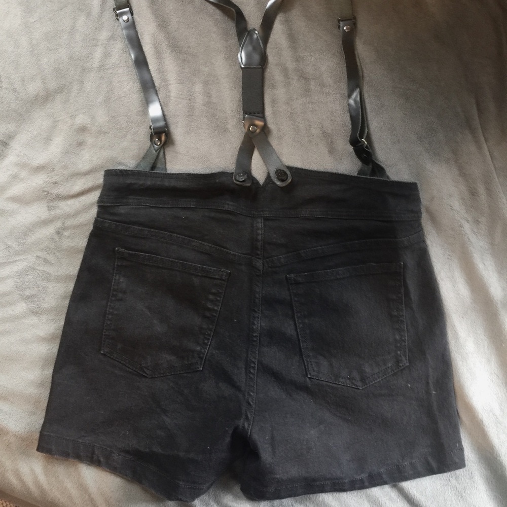 Black high waist shorts - Picture 3 of 6