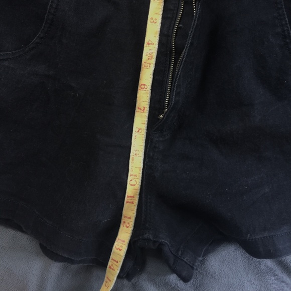 Black high waist shorts - Picture 5 of 6