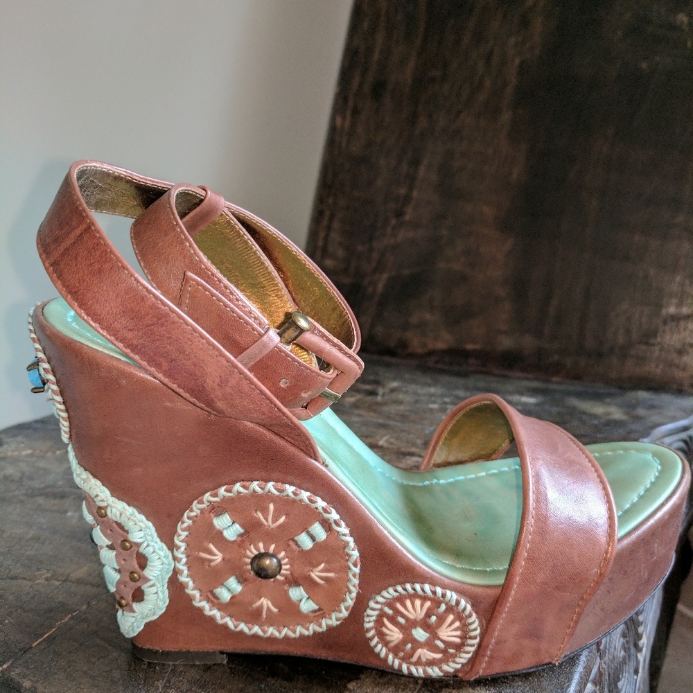 BCBG max azria platform shoes