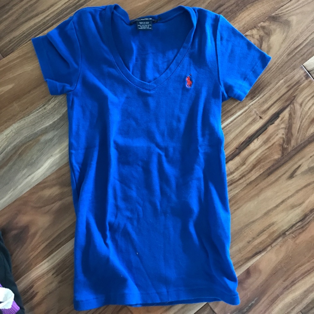 Polo v neck