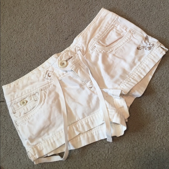 American Eagle Outfitters Pants - American Eagle white shorts size 6