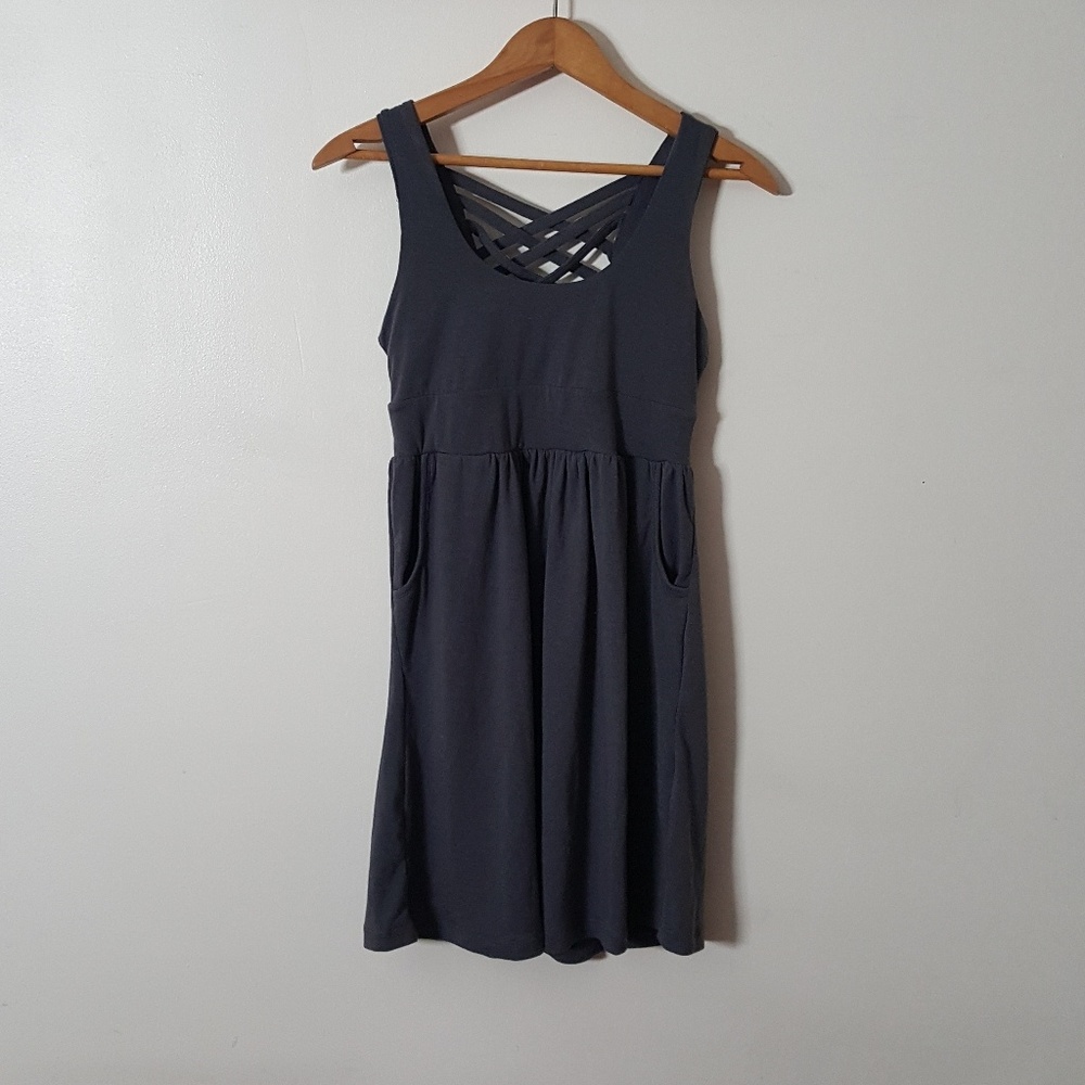 |nwot|・poof cross back dress・