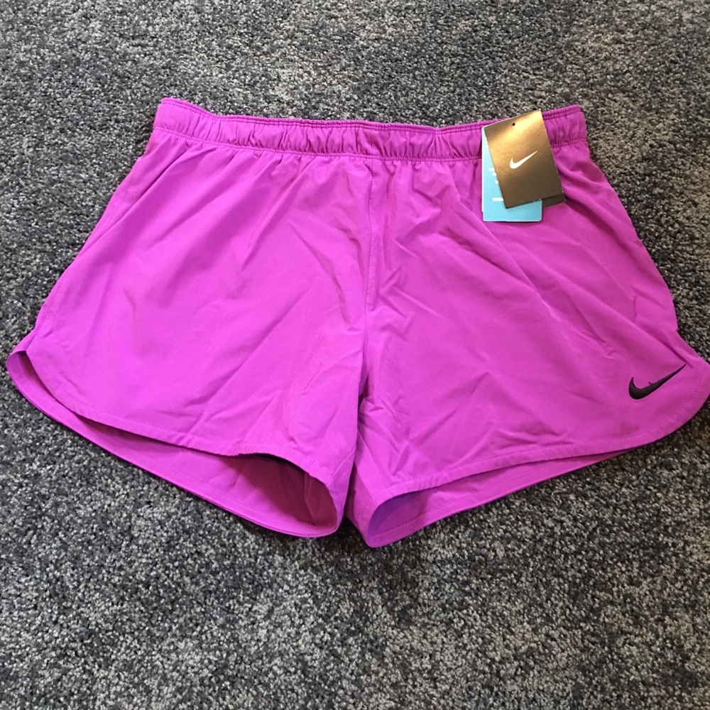 Women's Dri-fit NIKE shorts Large NWT