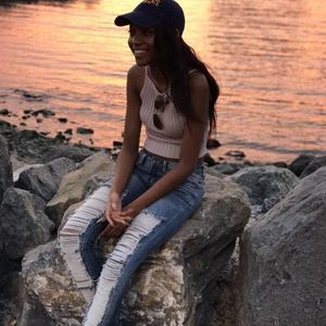 Meet your Posher, Ani