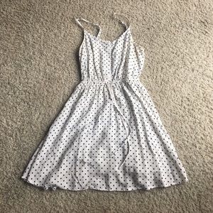 White w Black polka dotted H&M dress