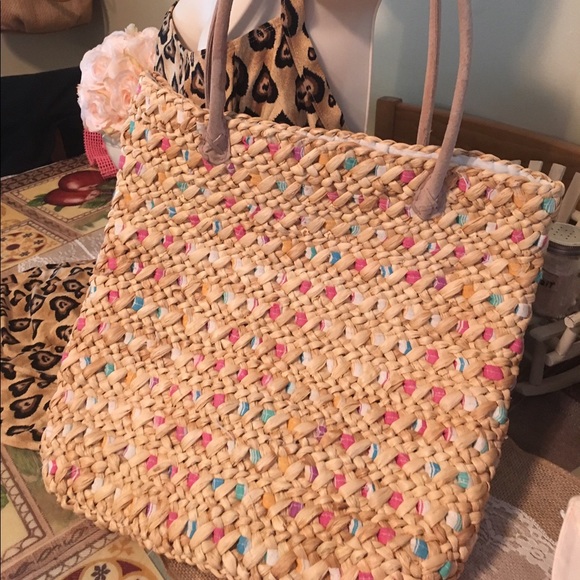 The entire wardrobe - Picture 2 of 6