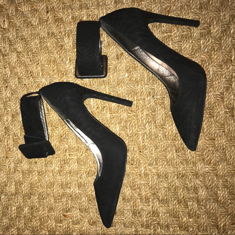 LAST PROCE DROPJeffrey Campbell Snakeskin Stilleto