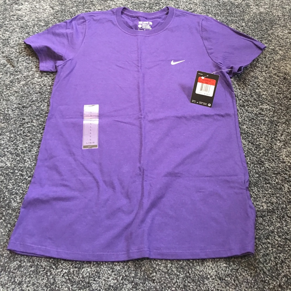 Women's Cotton NIKE t-shirt NWT Large
