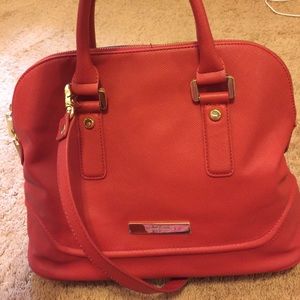 Red handbag ivanka taump