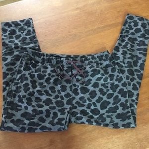 Lululemon jet crop joggers