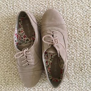 Beige Oxfords with Floral Lining