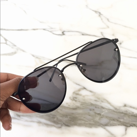 🌒 Vista" Black Frame Sunglasses 🌒 - Picture 2 of 6