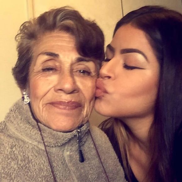 Meet your Posher, Daniela - Picture 1 of 1