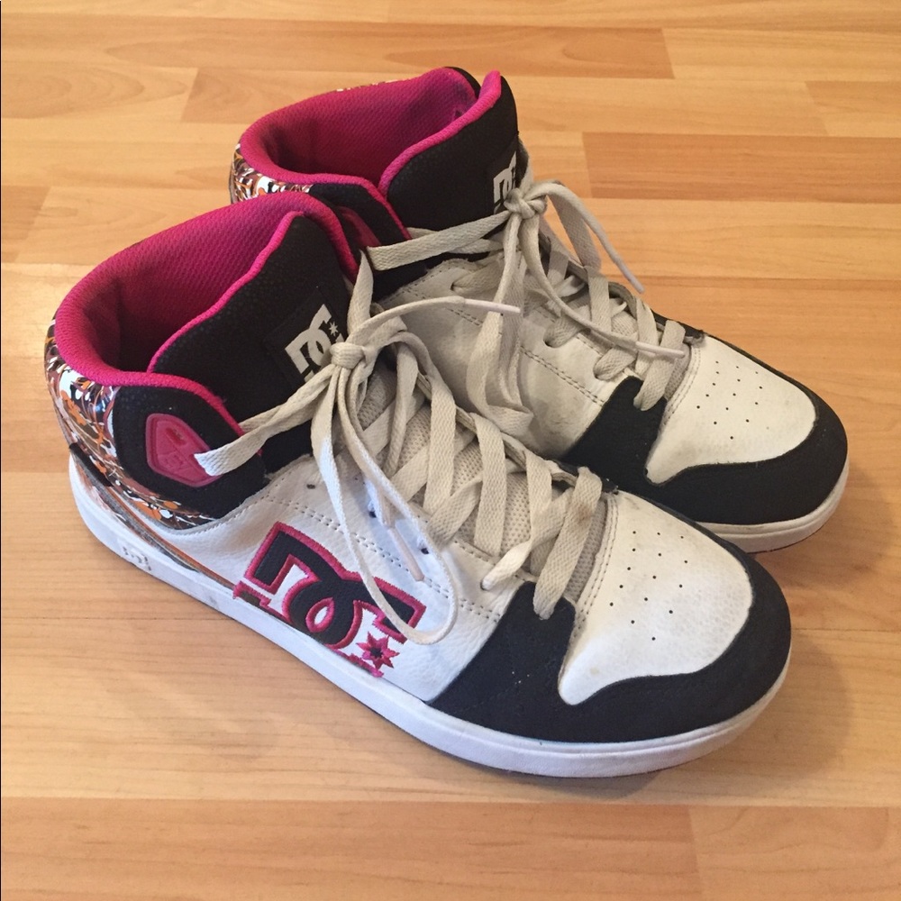 DC Sneakers