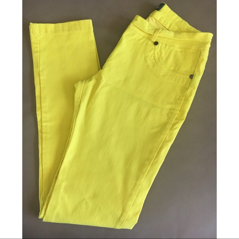 Jeans in Bright yellow super comfortable size L