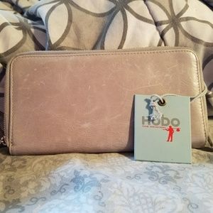 NWT Hobo Internatio Neci zip-up wallet in Florence