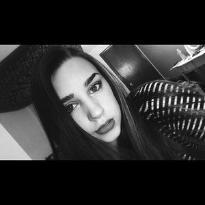 Meet your Posher, Avery