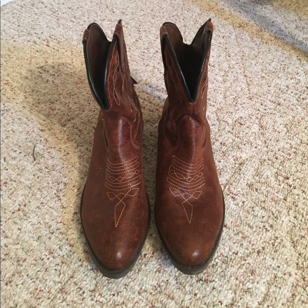 ✨ On Sale! ✨ Mossimo Cowgirl Booties - Size 11