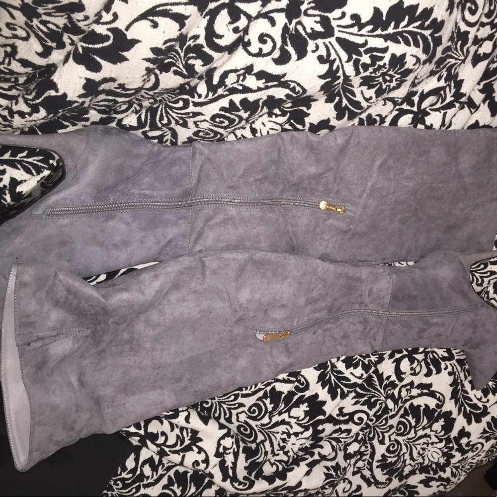 Grey thigh high boots/heel