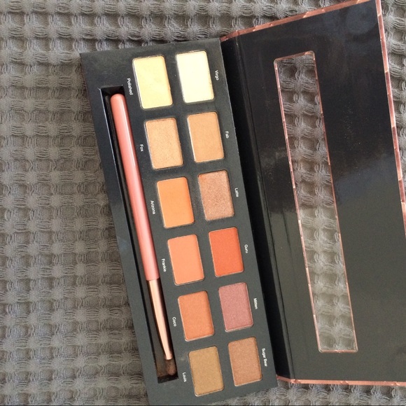 Ulta + Jenny Fox Miss Fabulous 12 shadow Palette - Picture 3 of 5