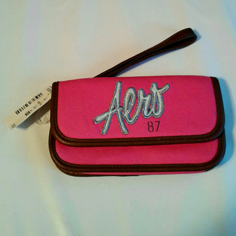 Aeropostle Wristlet