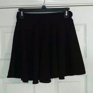 🚫DONATING SOON🚫 Black Skater Skirt