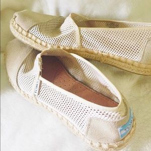 TOMS Espadrilles