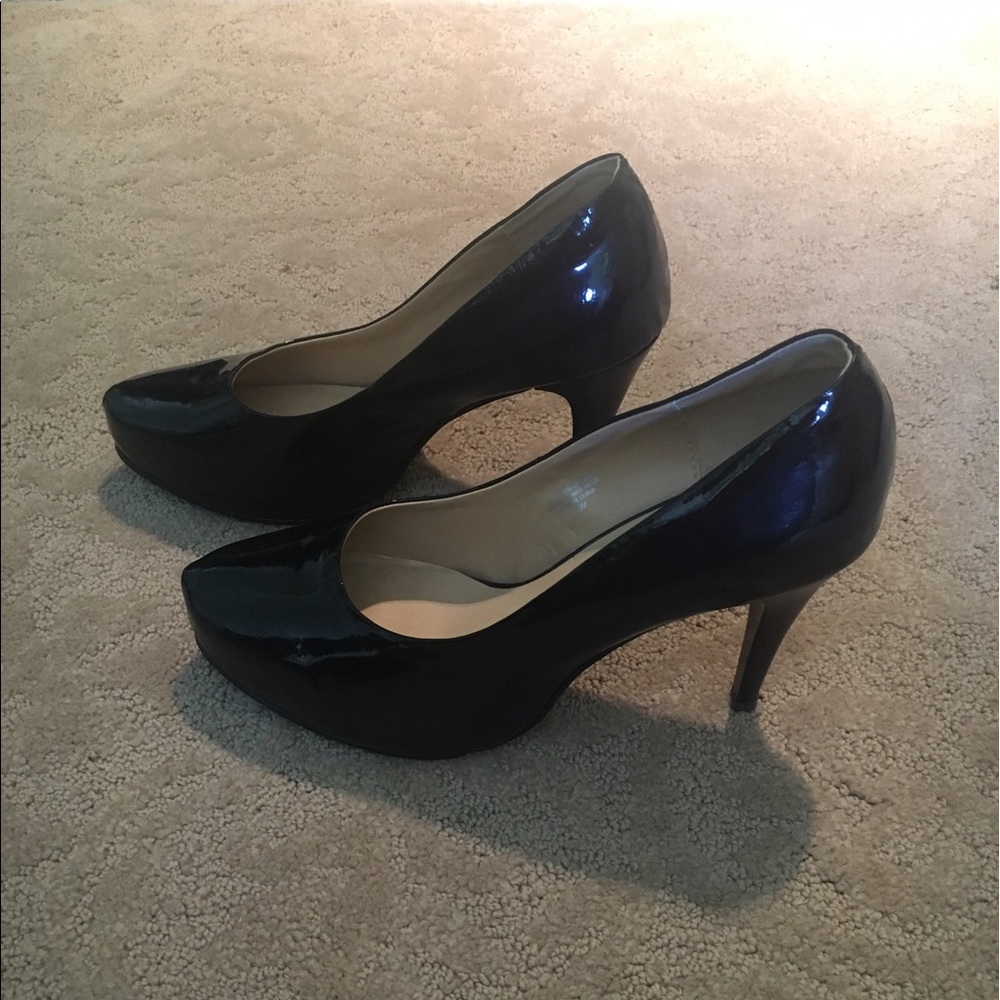 Fitzwell Patent Leather Pump in 9W