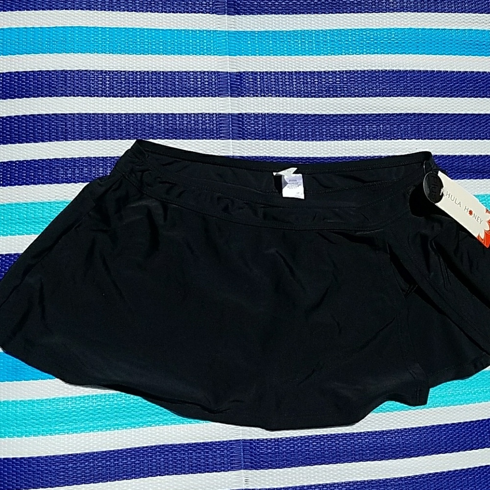 💥 3 for $15 💥 Hula Honey skirted bottoms