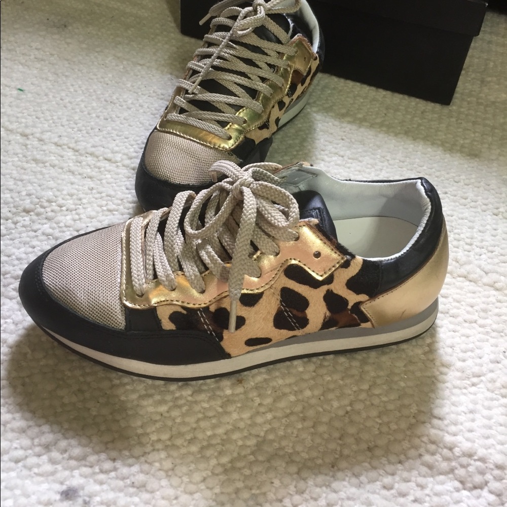 Pour La Victoria Alice Animal Print Sneaker - Picture 3 of 7