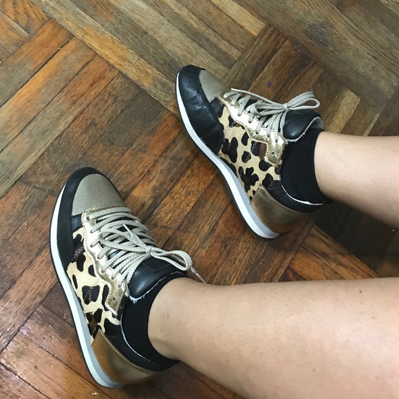 Pour La Victoria Alice Animal Print Sneaker - Picture 6 of 7