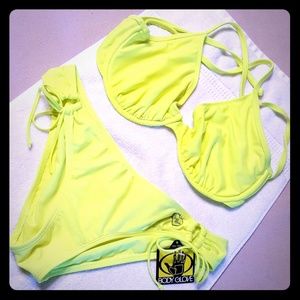 Body Glove Bikini size DD top large bottom