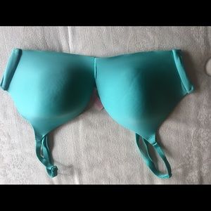 *NEVER WORN* Victoria's Secret bra
