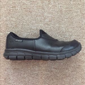 Slip resistant work shoes
